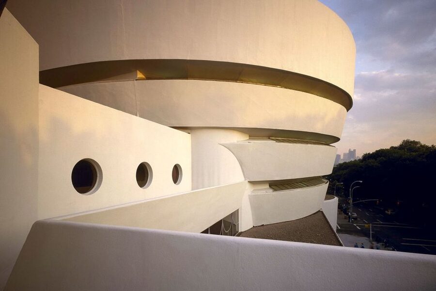 NYC: Guggenheim Museum Entry Ticket - Using the audio guide on your phone