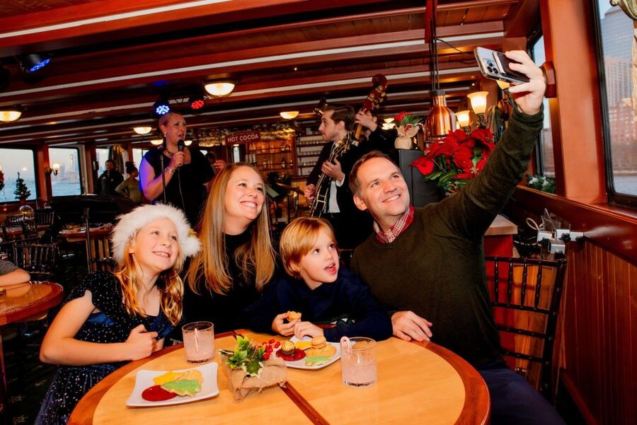 NYC: Holiday Yacht Cruise with Jazz, Cocoa & Carols - A small yacht with a big New York view