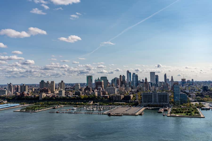 NYC: Manhattan Sightseeing Helicopter Tour - Brooklyn Bridge and lower Manhattan from above