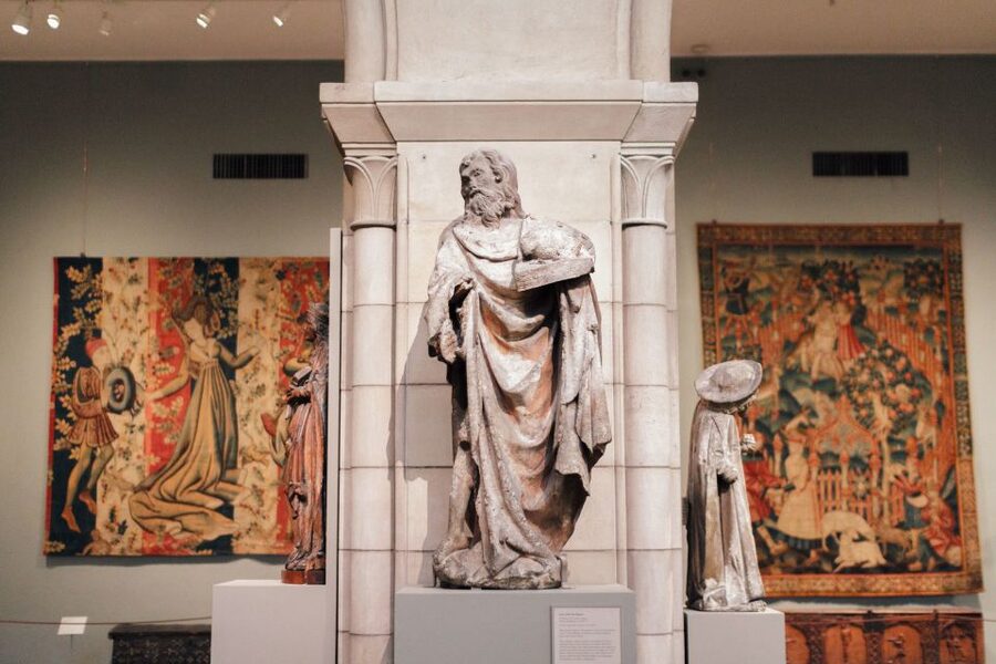 NYC: Meet the Met – Extended 3hr Small-Group Tour - A rooftop pause from May through October