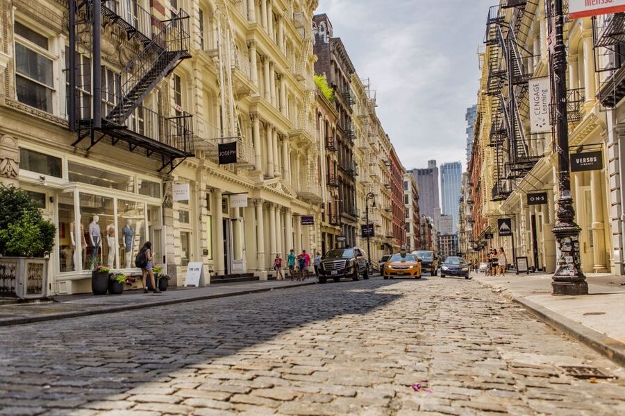 NYC: SoHo, Little Italy, and Chinatown Guided Tour - Little Italy, Mulberry Street, and the cannoli stop