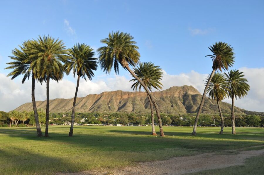 Oahu: Diamond Head Hike with Roundtrip Transportation - Starting the Diamond Head Summit Trail