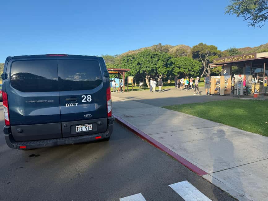 Oahu: Diamond Head Hike with Roundtrip Transportation - How the self-guided format affects your morning