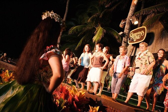 Oahu: Germaine's Luau - Dinner: familiar island dishes with mixed expectations