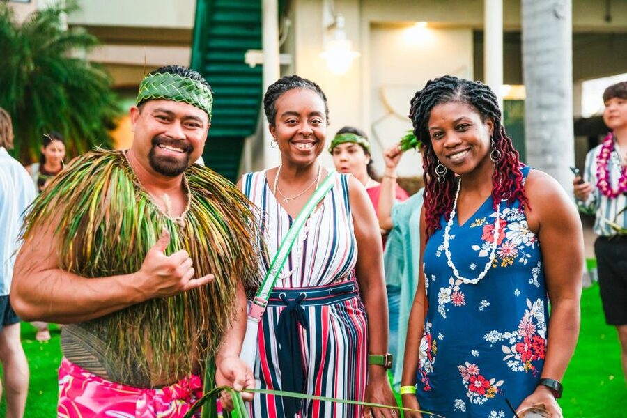 Oahu: Ka Moana Luau Dinner and Show at Aloha Tower - The Polynesian production and fire finale