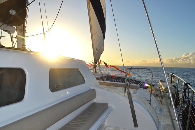 Oahu's Waikiki Coast: Moana’s Sunset Cocktail Sail - Sunset photography and the Diamond Head silhouette
