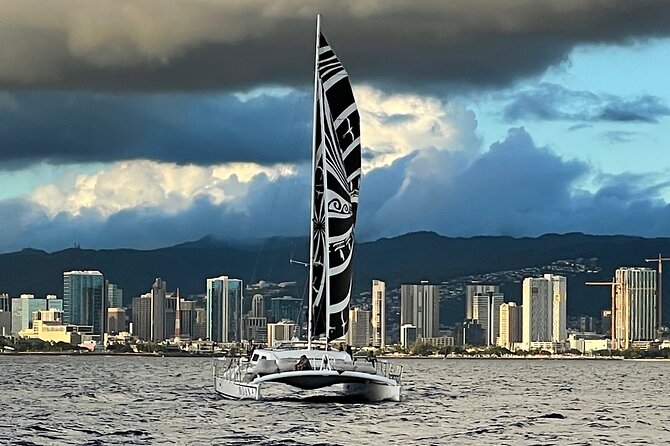 Oahu's Waikiki Coast: Moana’s Sunset Cocktail Sail - Wind, rain, and the reality of a Hawaiian sunset