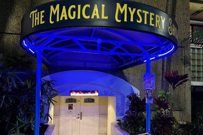 Oahu: The Magical Mystery Show! at Hilton Waikiki Beach Hotel - Entering a Victorian magic parlor in Waikiki