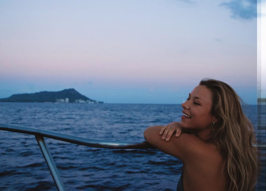 Oahu: Turtle Canyon Snorkeling Boat Tour - Returning aboard for fruit, snacks, and Diamond Head views