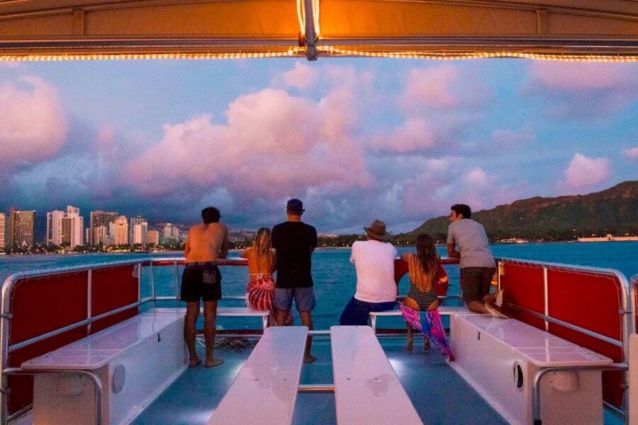 Oahu: Waikiki Glass Bottom Boat Sunset Cruise - Bring a small picnic and make it your own