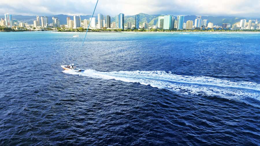 Oahu: Waikiki Parasailing - The boat ride out from Waikiki