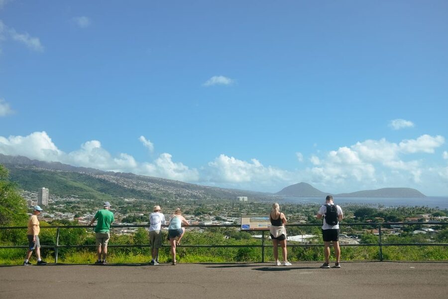 Oahu: Waikiki Trolley Hop-on Hop-off All-Line Pass - Practical planning tips for a smoother day