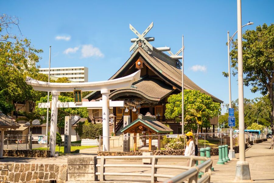 Oahu: Waikiki Trolley Hop-on Hop-off All-Line Pass - Red Line: Honolulu’s past, culture, and city districts
