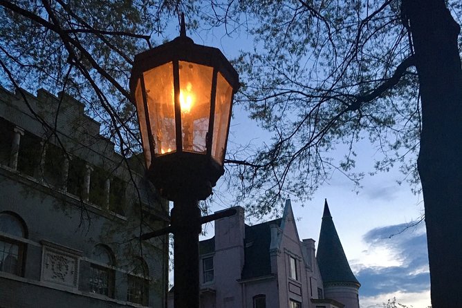 Old Louisville Ghost Tour as Recommended by The New York Times @ 4th and Ormsby - The storytelling is the main event