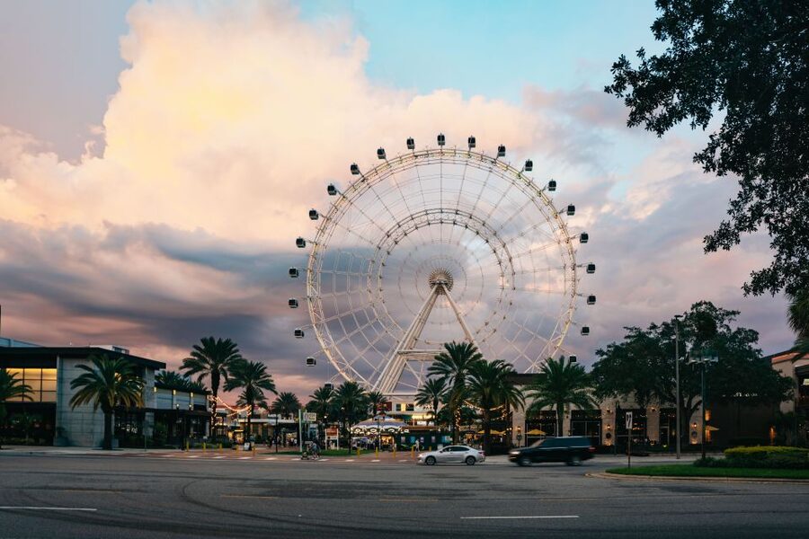 Orlando: I-Ride Trolley Hop-on Hop-off Pass - Using the Green Line on Universal Boulevard