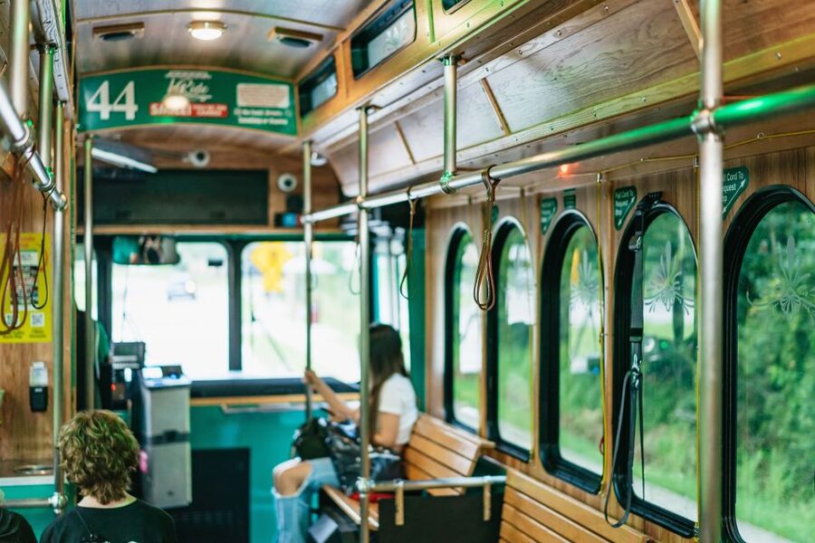 Orlando: I-Ride Trolley Hop-on Hop-off Pass - Riding the Red Line from outlets to SeaWorld