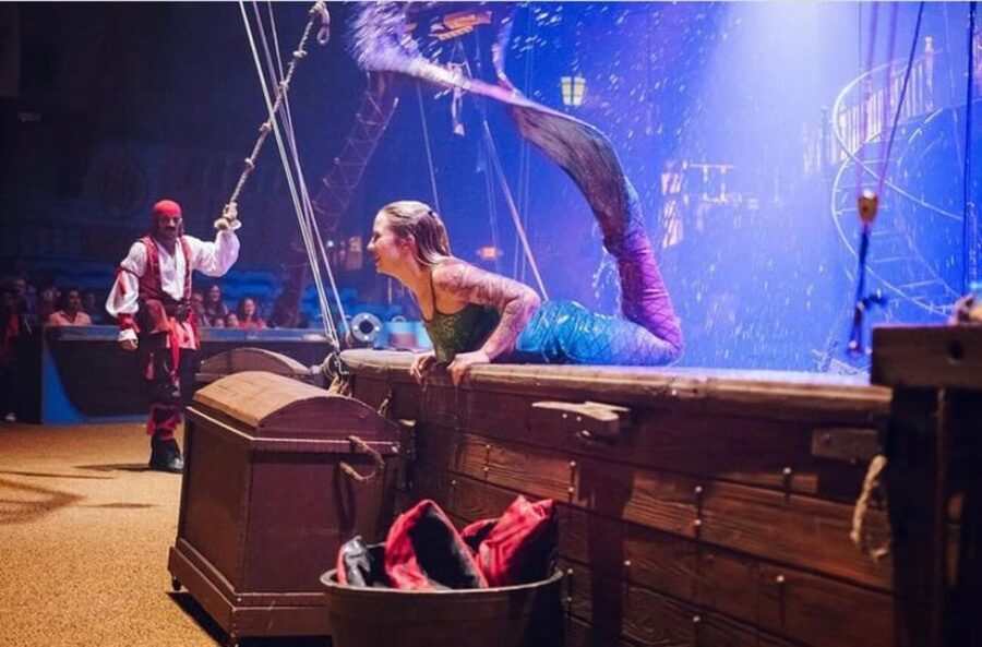 Orlando: Pirates Adventure Dinner Show with Drinks - The Buccaneer Bash after the show