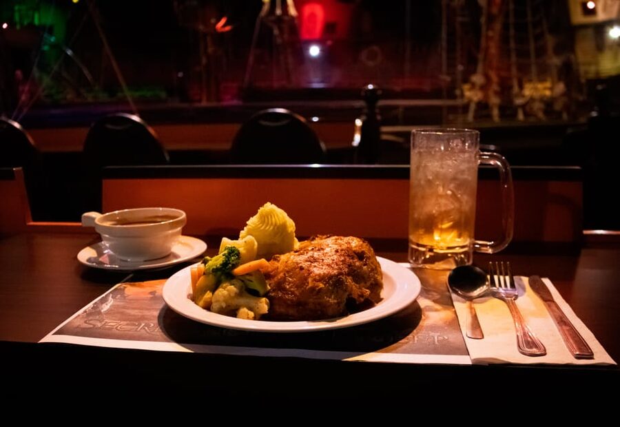 Orlando: Pirates Adventure Dinner Show with Drinks - How the $80 ticket compares with the experience