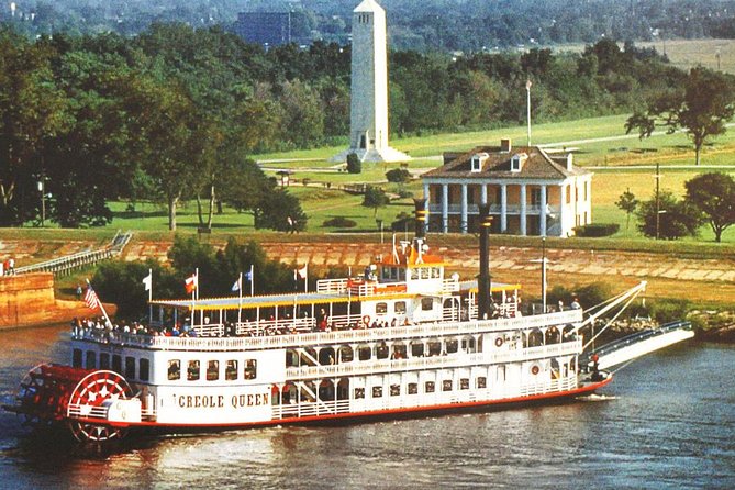 Paddlewheeler Creole Queen Historic Mississippi River Cruise - The river views: city landmarks first, working river later