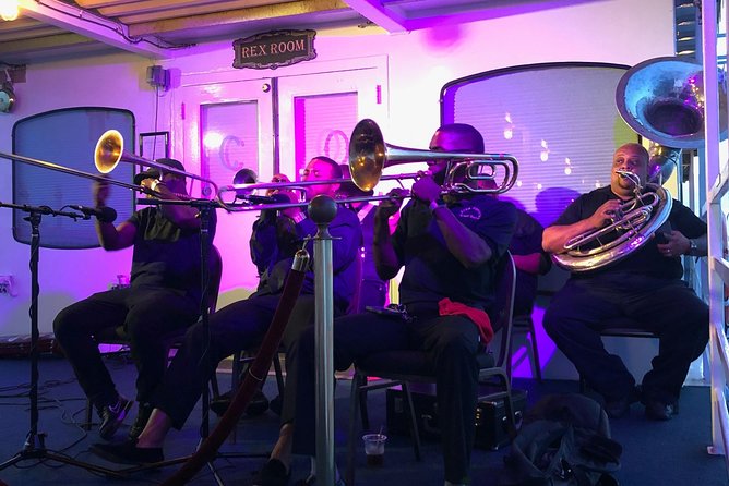 Paddlewheeler Creole Queen Jazz Dinner Cruise in New Orleans - Arriving at 6:30 p.m. matters