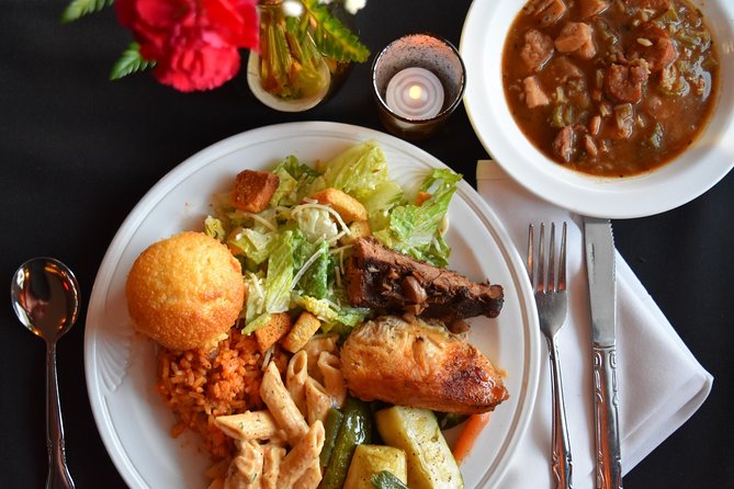 Paddlewheeler Creole Queen Jazz Dinner Cruise in New Orleans - Service and comfort onboard