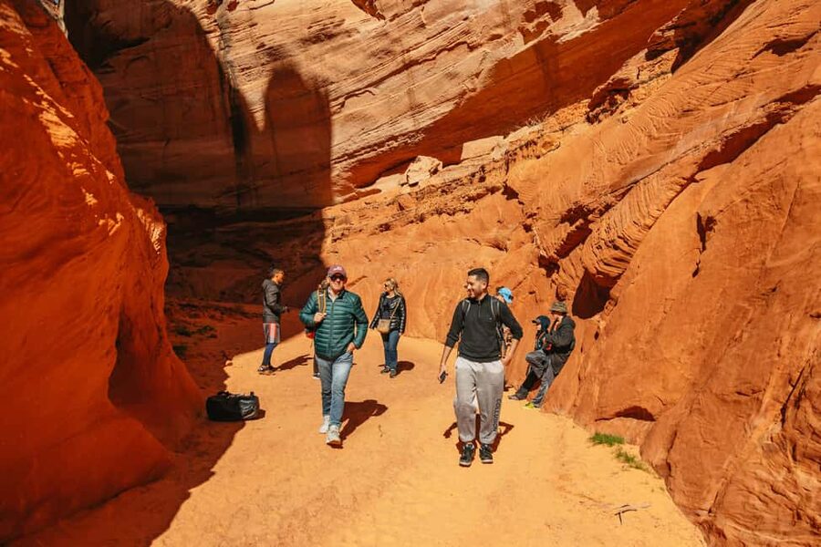 Page/Lake Powell: Guided Kayak & Water Antelope Canyon Tour - What makes the guides important