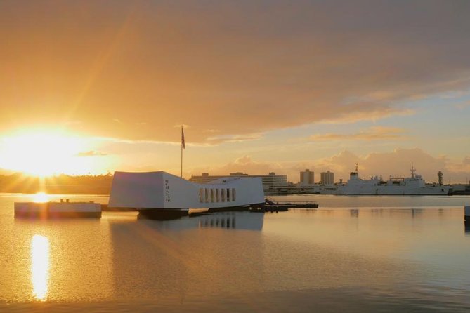 Pearl Harbor Arizona Memorial - Honolulu Tour - Submarine Access - Downtown Honolulu in short, useful glimpses