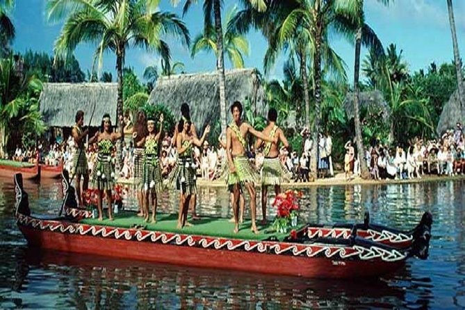 Pearl Harbor, Dole Plantation, and Polynesian Center from Waikiki - Dole Plantation: A Short Pineapple Stop