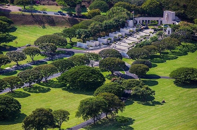 Pearl Harbor, National Memorial Cemetery and Honolulu City Tour - Punchbowl Cemetery is quiet and deeply moving