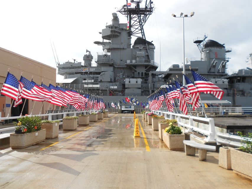Pearl Harbor: USS Arizona Memorial & Battleship Missouri - A short lunch break, then aboard the Mighty Mo