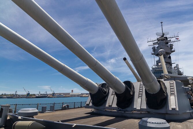 Pearl Harbor, USS Arizona Memorial & Honolulu City Tour - Deluxe gives the day a much stronger finish