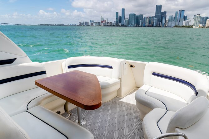 Private tour for 12 people on a 40 ft Yacht, Ft Lauderdale bay - Two hours: a short cruise with a clear priority