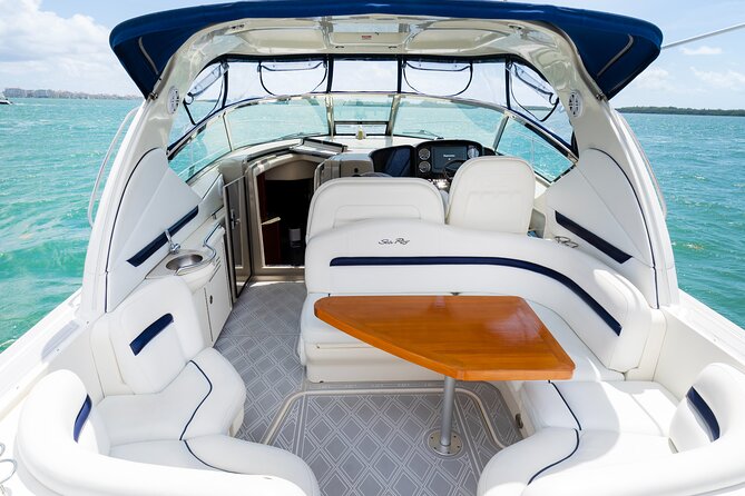 Private tour for 12 people on a 40 ft Yacht, Ft Lauderdale bay - What the Intracoastal views are really like