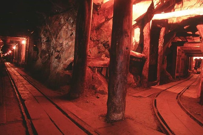 Real Gold Mine Tour with, gold panning and more - Entering Country Boy Mine near Breckenridge