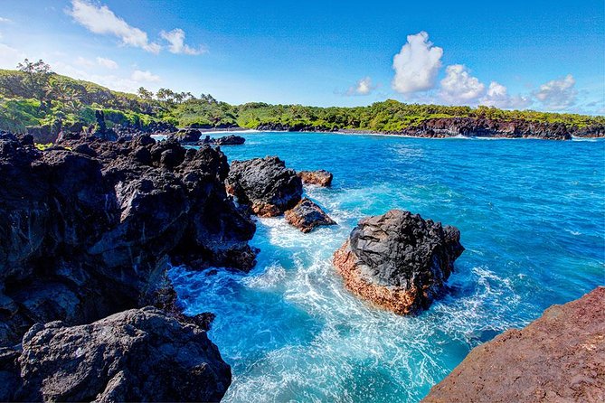 Road to Hana Adventure Maui Tour with Lunch - Swimming at Pua’a Ka’a State Park