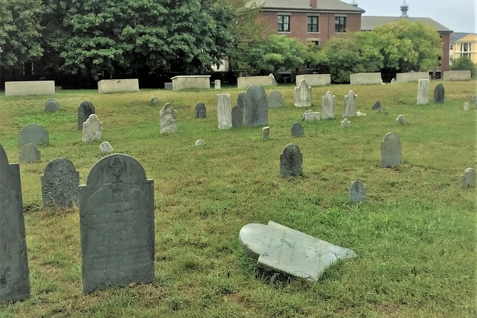 Salem's Best Ghost Tour - Salem after dark, with history before horror