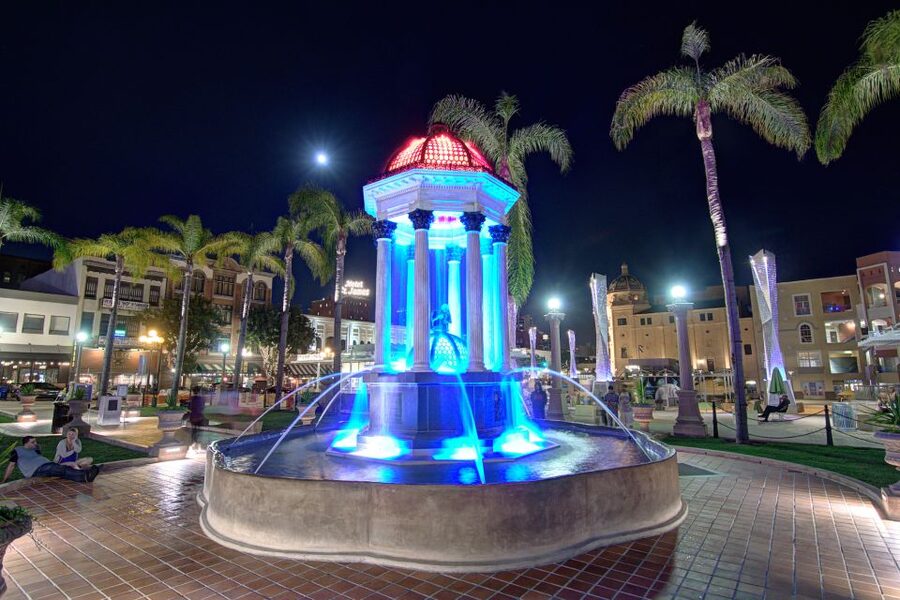San Diego: City Lights Night Trolley Tour - The guide can make or break the ride