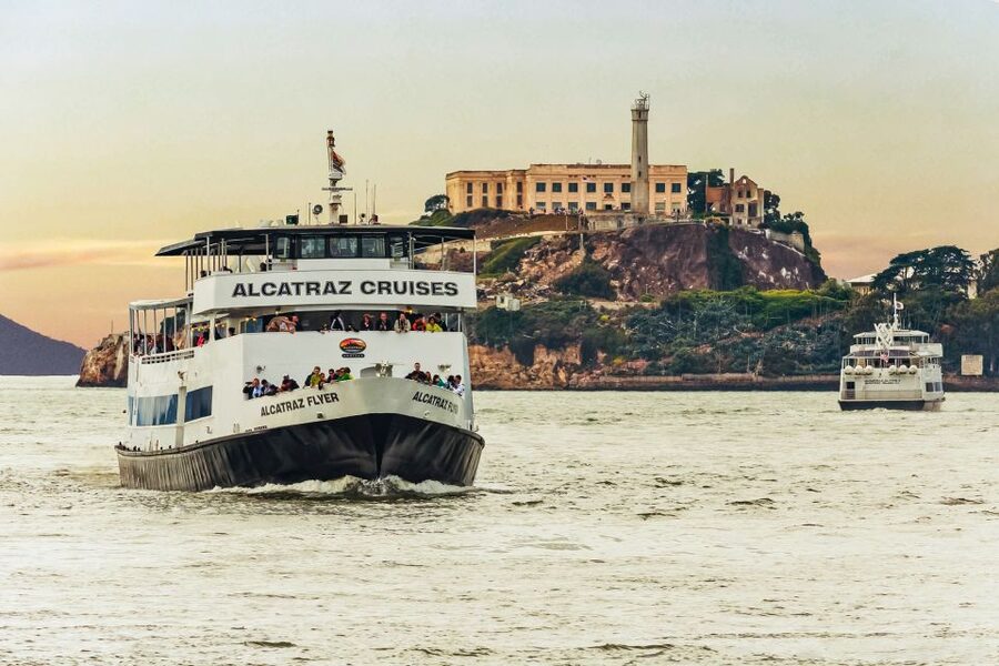 San Francisco: Alcatraz, Fisherman’s Wharf & Optional Extras - Optional bay cruise toward the Golden Gate Bridge