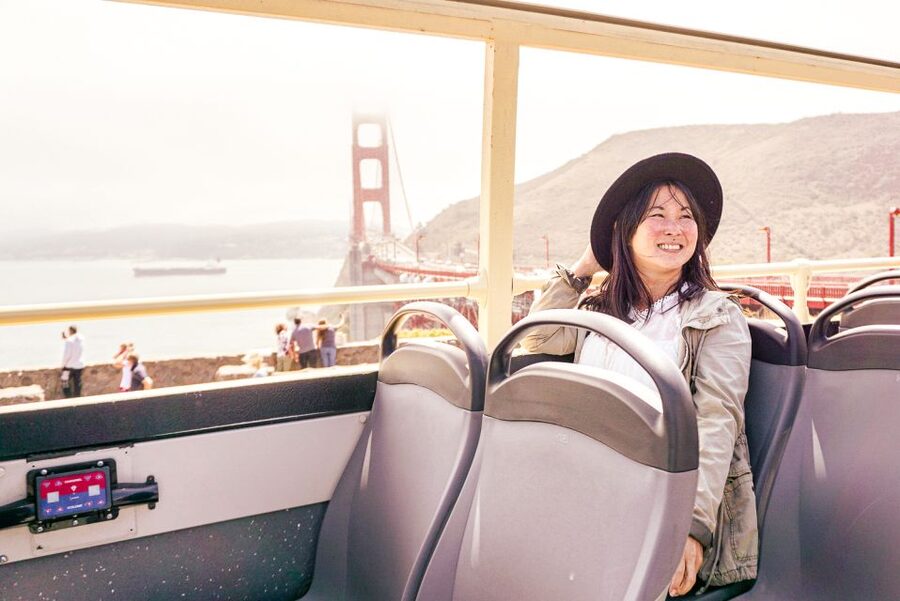 San Francisco: Hop-On Hop-Off Sightseeing Tour with 17 Stops - The Golden Gate Bridge crossing