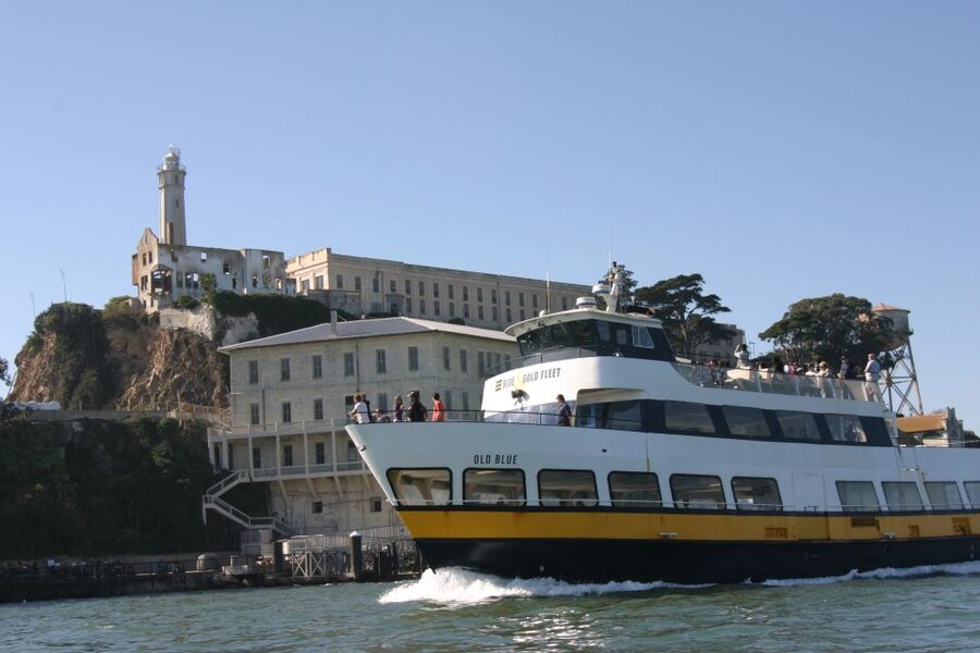 San Francisco: Inside Alcatraz Tour with Bay Cruise - Getting to Alcatraz from Pier 33