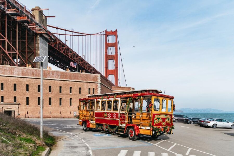San Francisco: Movie Filming Locations Bus Tour - Fisherman’s Wharf, North Beach, and the first movie connections