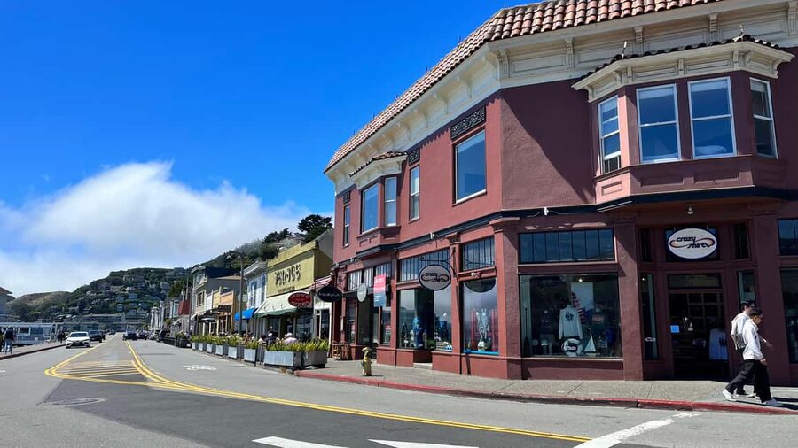 San Francisco: Muir Woods & Sausalito Tour with Ferry Option - Sausalito: shops, lunch, and floating homes