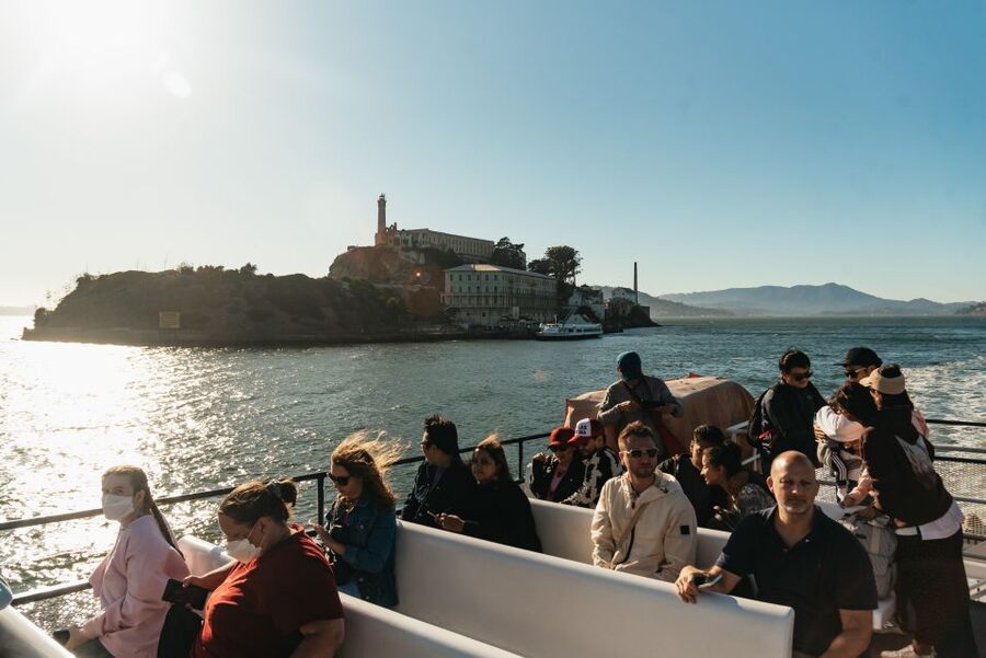 San Francisco: Skip-the-Line 1-Hour Bay Cruise by Boat - Finding the boat at Pier 39
