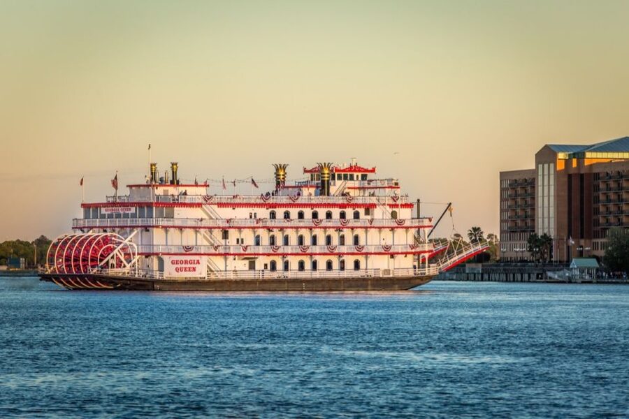 Savannah: Buffet Dinner Cruise with Live Entertainment - My call: book it for the whole evening, not just the boat