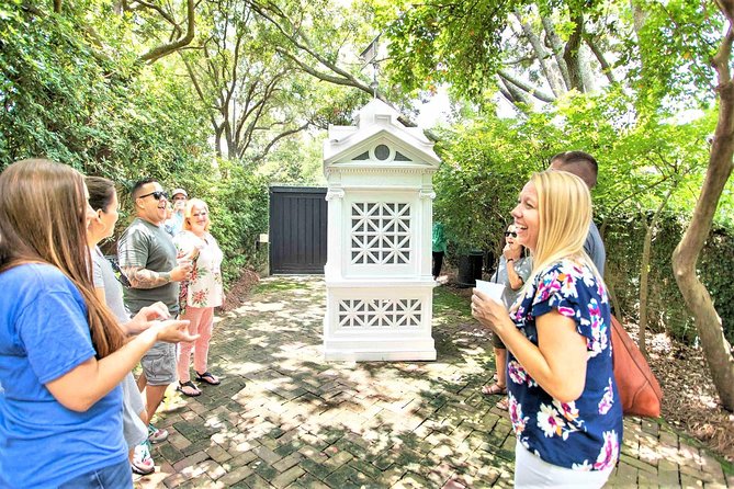 Savannah First Squares Culinary & Cultural Walking Food Tour - Savannah Bee Company and the sweet finish