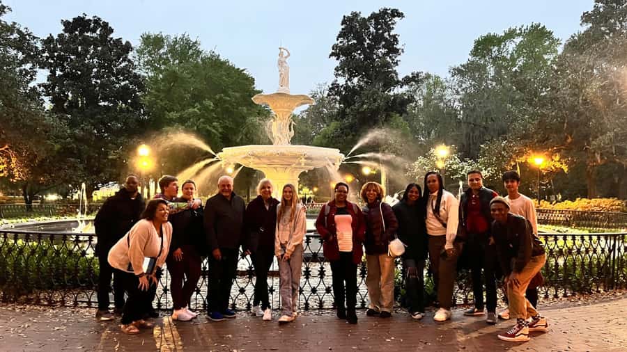 Savannah: Ghosts, Asylums, Voodoo, and Horror Walking Tour - Forsyth Park and the hunt for photographic evidence