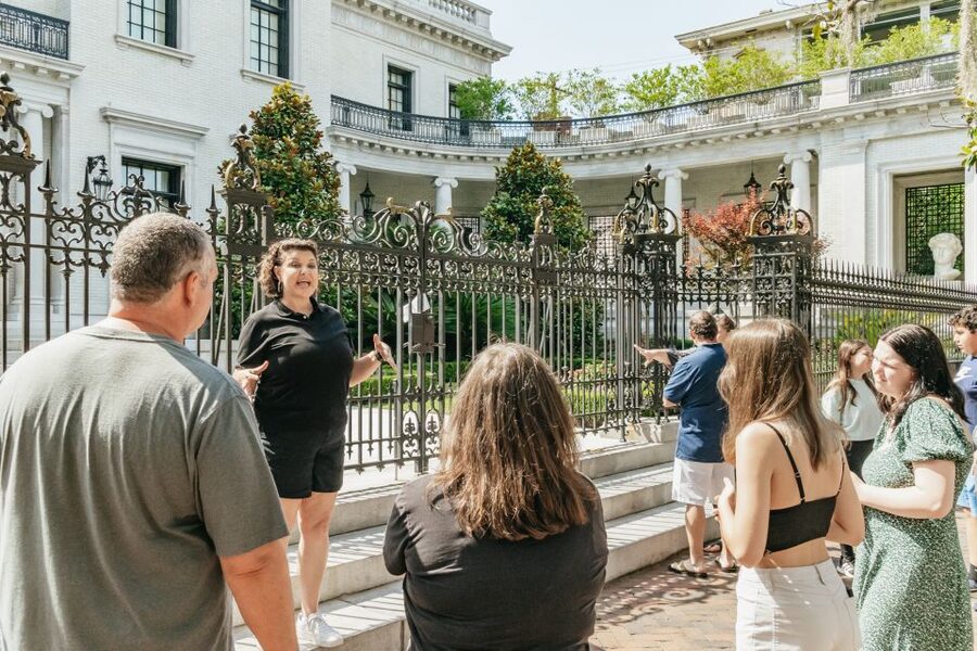 Savannah: Ghosts, Asylums, Voodoo, and Horror Walking Tour - The stories: murder, spirits, voodoo, and root magic