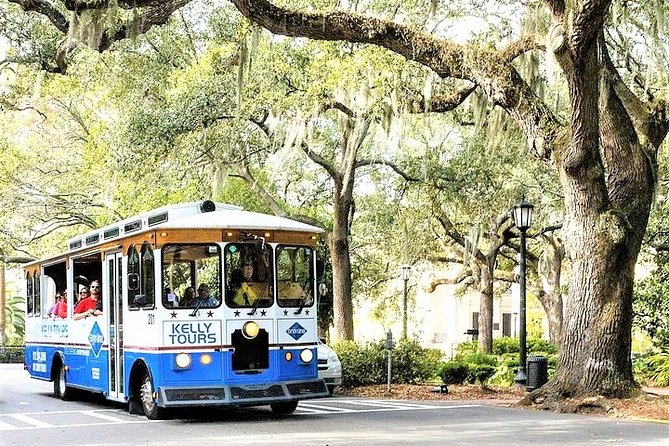 Savannah Land & Sea Combo: City Sightseeing Trolley Tour with Riverboat Cruise - Start with Savannah’s squares and grand homes
