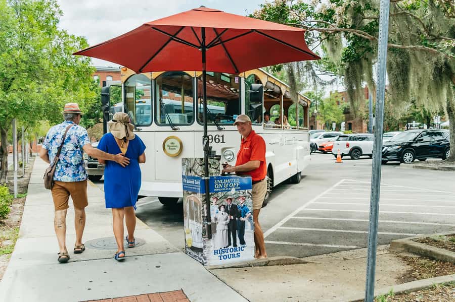 Savannah: Old Savannah Tours Historic Overview - Beginning at 217 W. Boundary Street