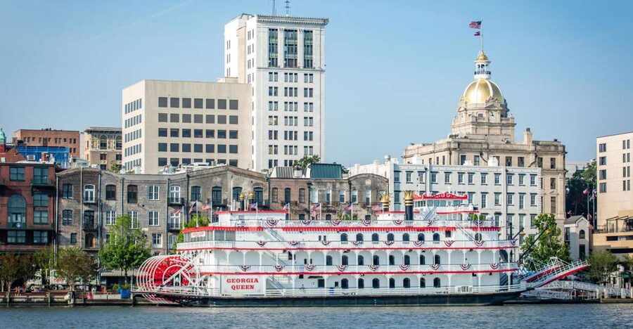 Savannah: Riverboat Narrated Harbor Sightseeing Cruise - Choosing the right seat on the riverboat